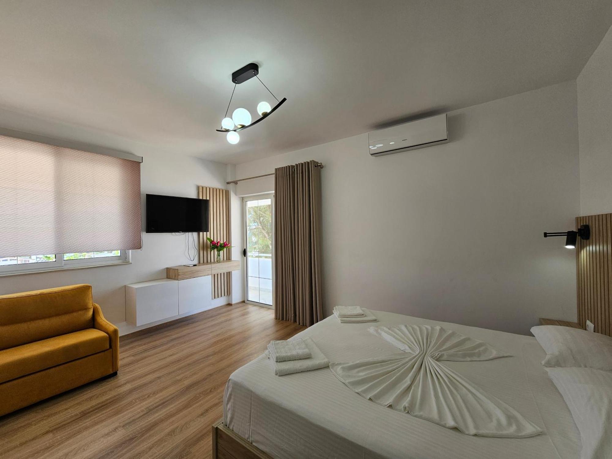 City Center Gjordeni Apartments Ksamil Esterno foto