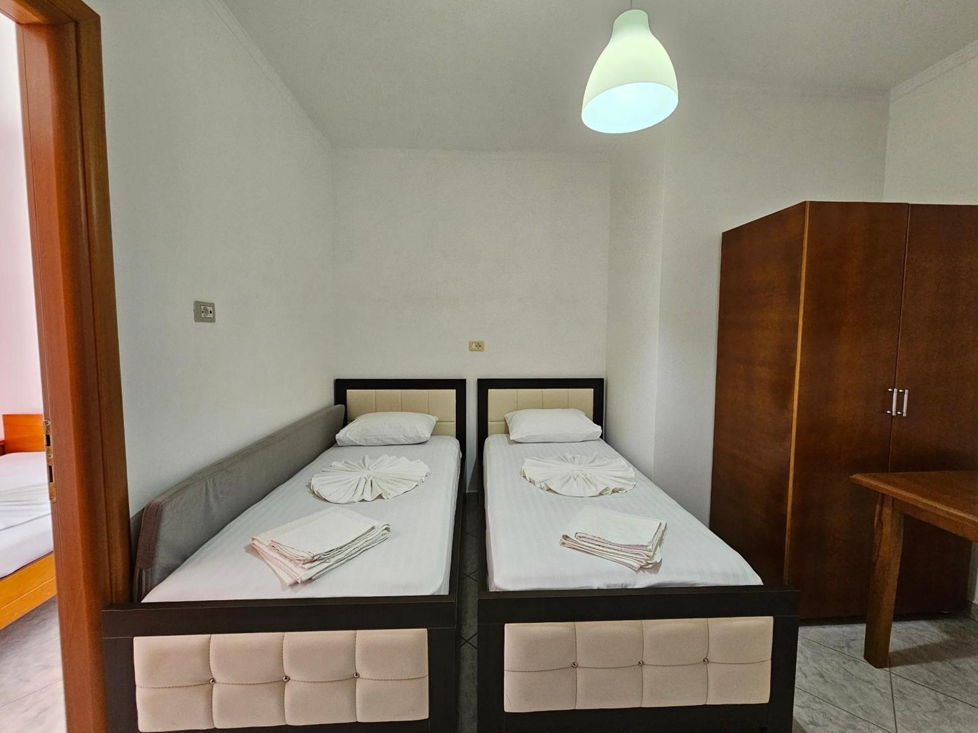 City Center Gjordeni Apartments Ksamil Esterno foto