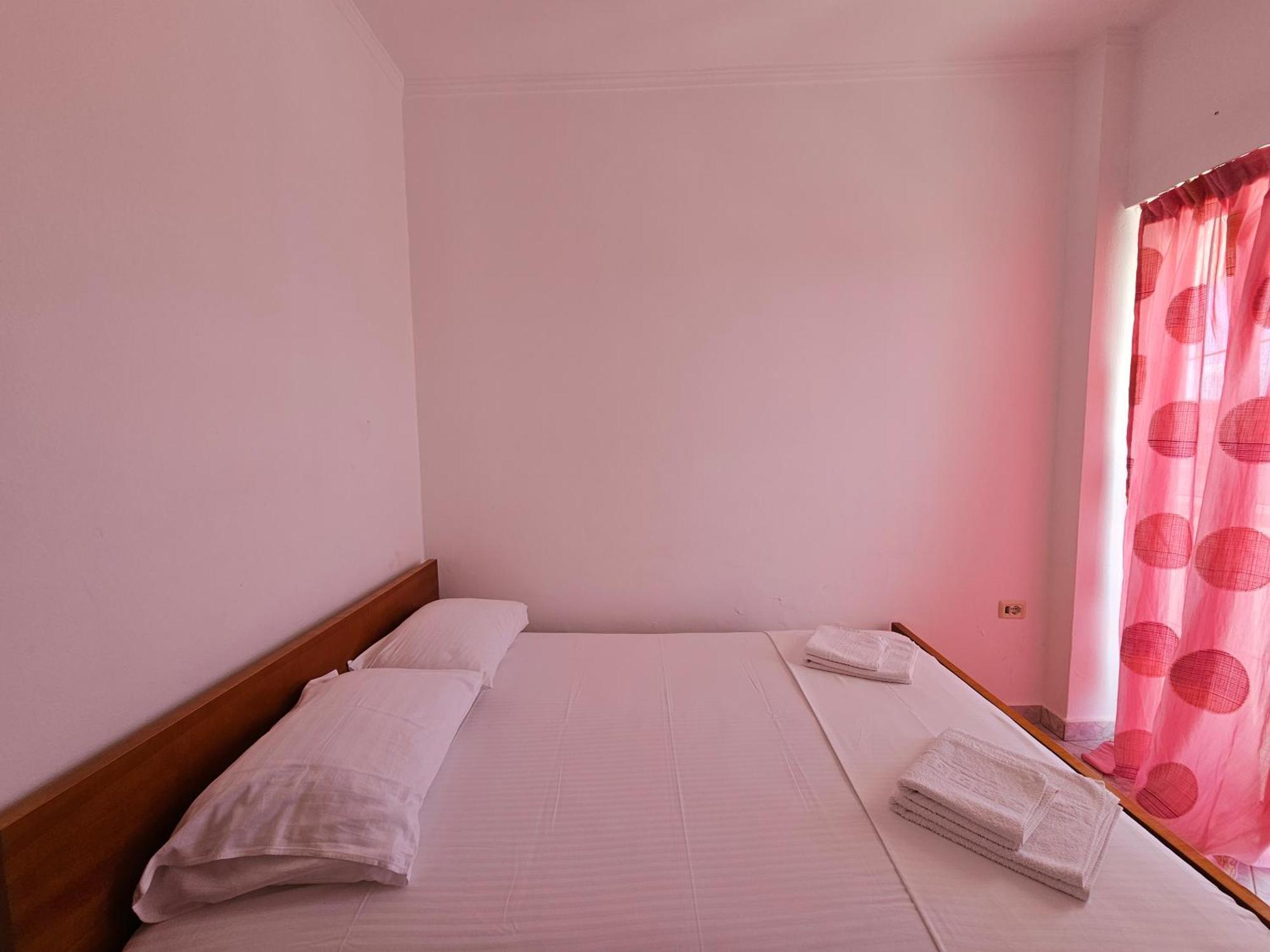 City Center Gjordeni Apartments Ksamil Esterno foto