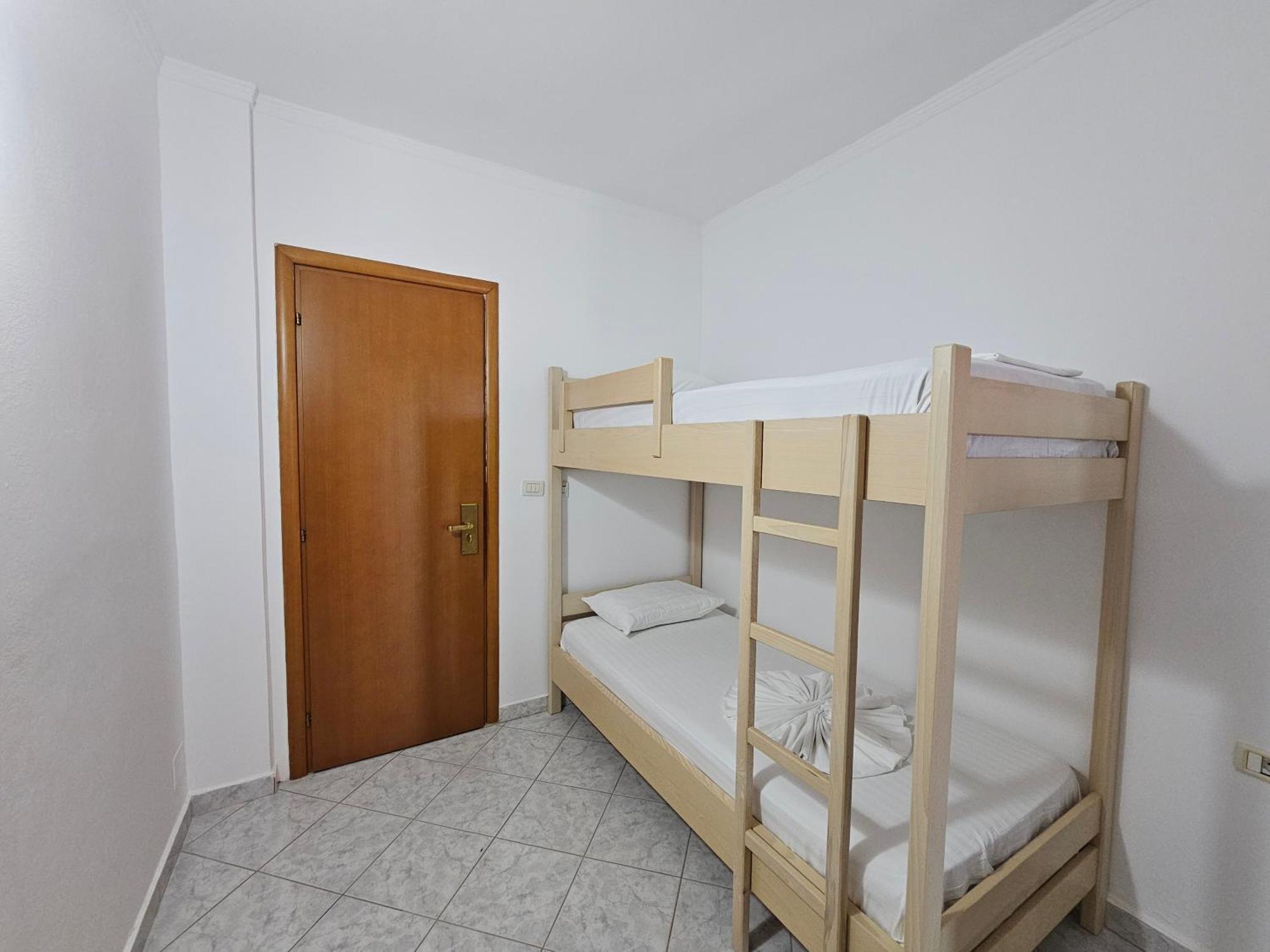 City Center Gjordeni Apartments Ksamil Esterno foto