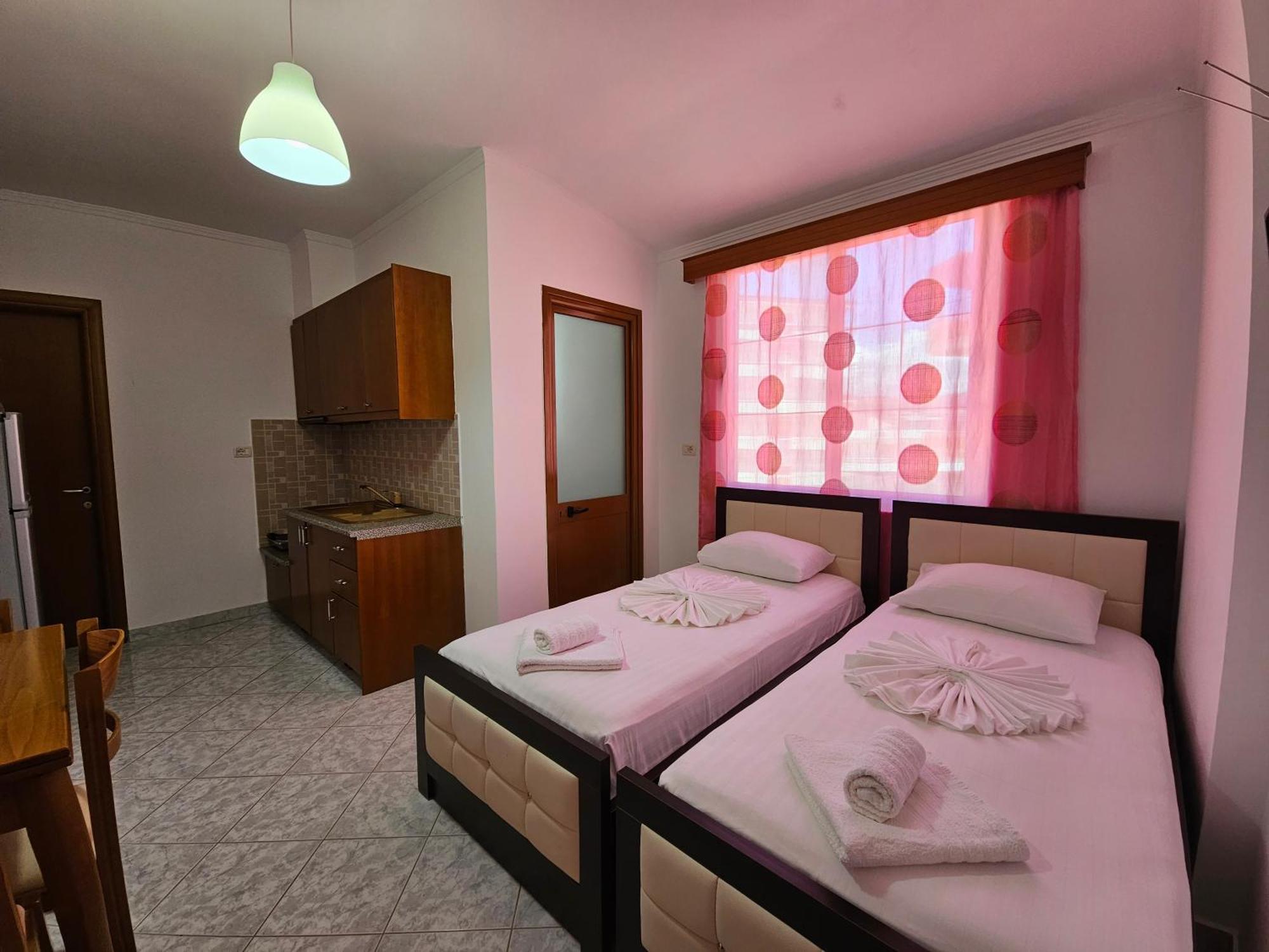 City Center Gjordeni Apartments Ksamil Esterno foto